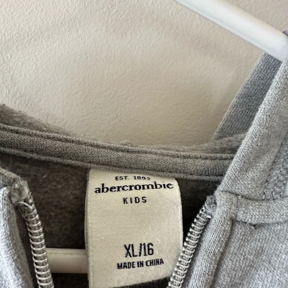 Girls Abercrombie Kids Fullzip grey jacket yxl 16